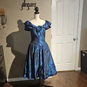 Vintage Jeweltone Sapphire 1990 Taffeta Prom gown.